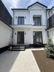 Продажа нового дома Мать и дитя 2,5 сотки с двуми дворами и бассеин