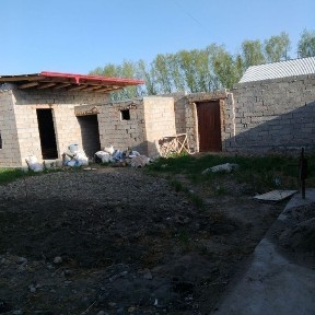 Уй сотилади: Срочно иштихонда кулай жойда жойлашган.