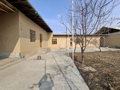 Uy sotiladi kelishilgan narxlarda