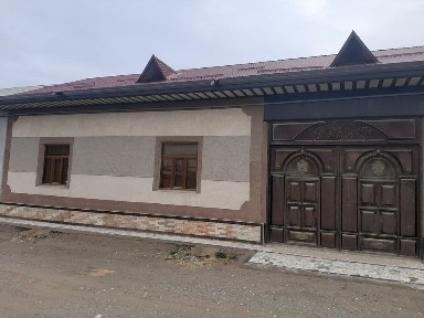 Фарход савхозидан ховли сотилади хамма кулайликлари мавжуд.