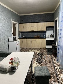 Шахарда жойлашган ховли