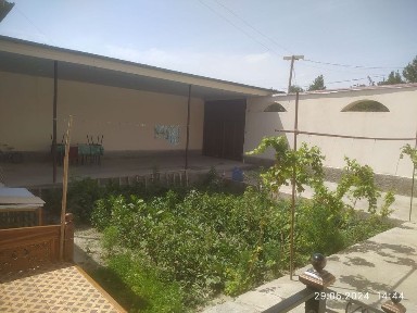 Uy Sotiladi Karmana kadast ko'cha Rayponi pavarotida. Remont bogan
