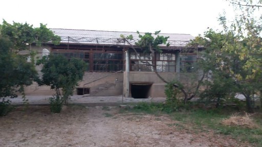 Hovli sotiladi 8 sotiq