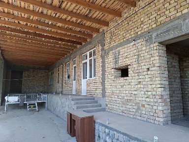 Арзон нархда! Ботаника санаторияси ёнида хавоси тоза жойдан ховли.