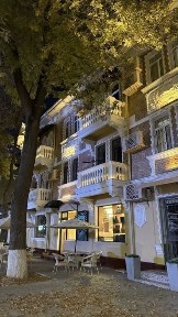 Продам квартиру на 1 этаже под нежилое 3/1/3 в центре Шота Руставели