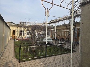 Продаётся участок в центре города 4.6 соток