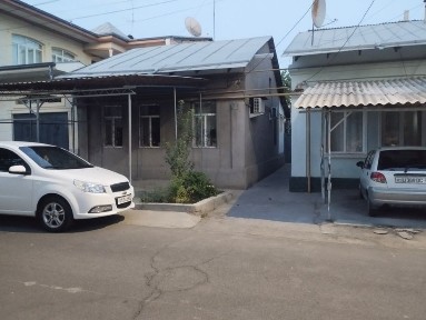 Продается 2 дома на Яккасарайском районе ( брадский могилы )