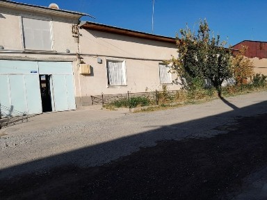 Nazarbek Turkiston Saxovatdan 8 sotix 9 xonali uchastka sotiladi