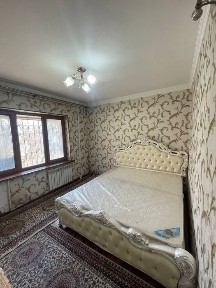 Uy sotiladi 4 etajli 3 etaj 3 xona