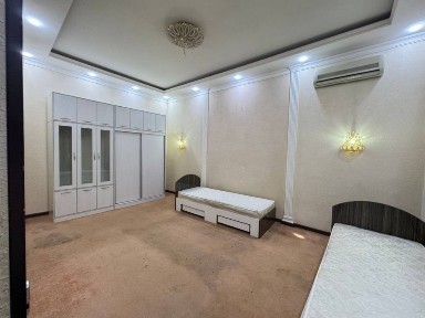 Arenda Yakkasaroy salamatina hovli ijaraga ful 3/1/1 Площадь: 155 м