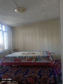 Uy sotiladi 9 etajli 4 chi etaji 96 kv 3 xona 4 xona qilingan