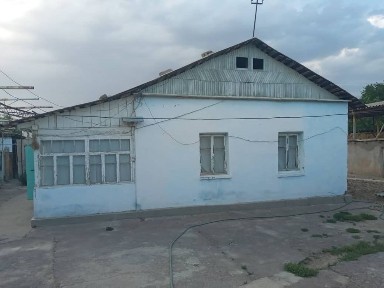 Uy sotiladi.50.000 y.e
