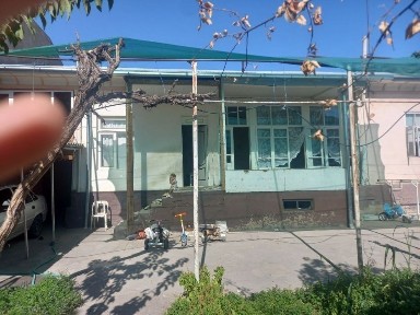 Uch tepa sakokiy