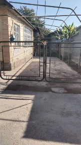 Srochna sotiladi 3 xonali uy moryani yonida basseyni ham bor