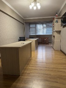 Срочно продам свой офис 4/1/4 на Ц4, улица А. Кадыри, ор кафе Централ