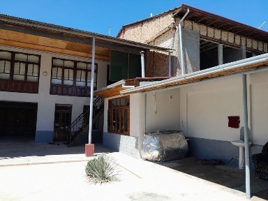 Uchastka sotiladi