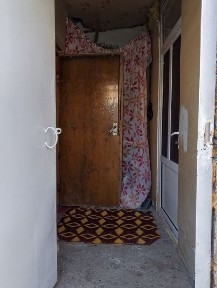 Срочно продаётся дом на земле в внутри общего двора