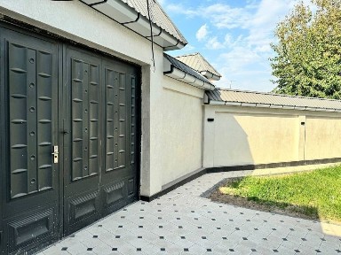 Продаю 4 комнатный студийный дом