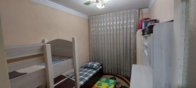 olmazor tumani, ko'chani yuzida kvartira sotiladi 64 kv ozimiki