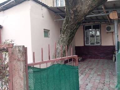 Srochna uy sotiladi