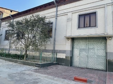 Nazarbek NOTARIUS ko'chada 24-maktab yonida TUPIK KO'CHA 8 sotk