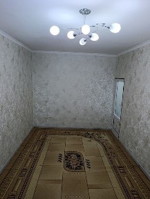 2 xonalik Sharq bozorchadan srochno sotiladi.