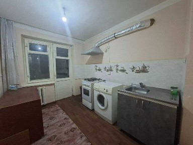 Ўқийдиган, ишлайдиган йигитларга уй эгасидан маклерсиз ижара.