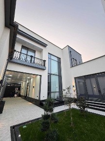 ПРОДАЕТСЯ ДОМ на Центр Луначарского, 5 соток, Бассейн, 7 комнат