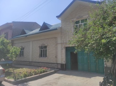 Chilonzor tumani Katta Qozirabot maxallada uy sotiladi