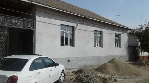 Уй сотилади. Нурафшон (Тойтепа). Все условия внутри даже интернет.