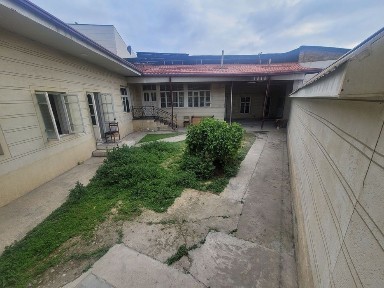 Arenda Shayxontohur Beruniy Huvaydo yaqinida hovli ijaraga 6/1/1 Пл