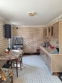 Продаётся дом с огородом