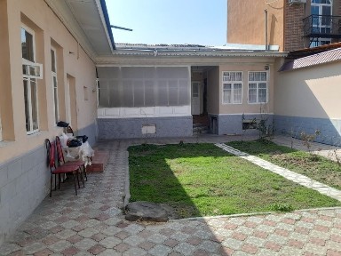 Hovli sotiladi.3.7 sotih