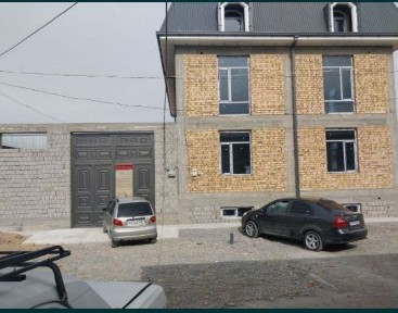 Hovli sotiladi 3 sotiq