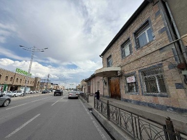 TAYYOR MARKAZDAN 3.2 SOTIQLI hovli sotiladi #a875
