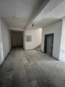 Продется 2х ком квартира готов к ремонту. Яшнабад муйнак