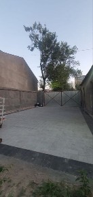 Здание 30 соток Кара камыш сзади птица базара