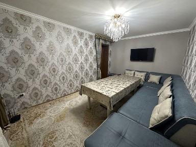 2 xona 3 xona qilingan. Mebel texnika qoladi. Katta balkon.