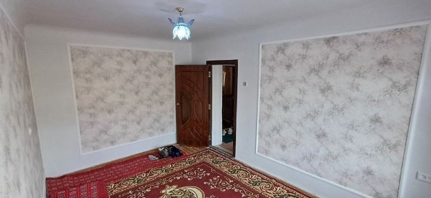 #Arenda Urganch Zanalni Sharq bozor yonida 1 xonali ijaraga beriladi