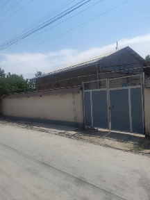 Uy sotiladi keles abduraxmonov 32.maktab oldida mahala