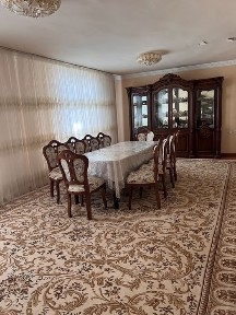 Зангиота АТП Фозилов мозор кўчада 8 сотихлик участка сотилади.