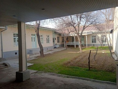 Uchastka sotiladi