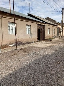 Boʻstonliq tumani Bochkada uy sotiladi