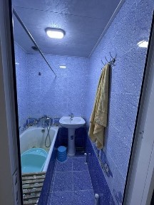 Буюк ипак йўли 25/23 квартира сотилади. 4 этажлик дом 4- этаж 3 хонади