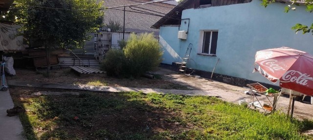 Продаётся участок с домом