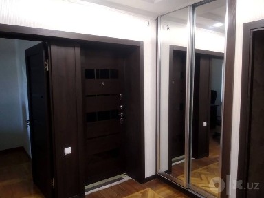 Sotiladi 3/2/4, 77 seria, evro remont, mebel technika