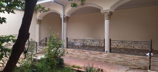 Гагарина 4,7-соток срочно продаётся дом.