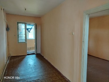 3 xonalik kvartira sotiladi
