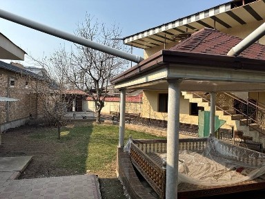 Mirzo ulugbek rayon 6.5 sotu uy sotiladi