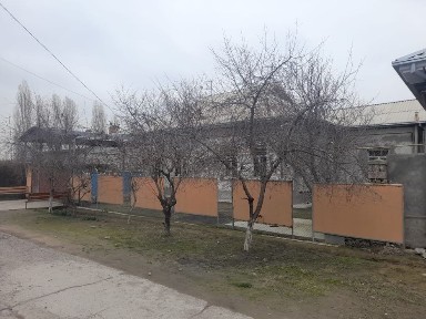 Уй сотилади 8 + хона